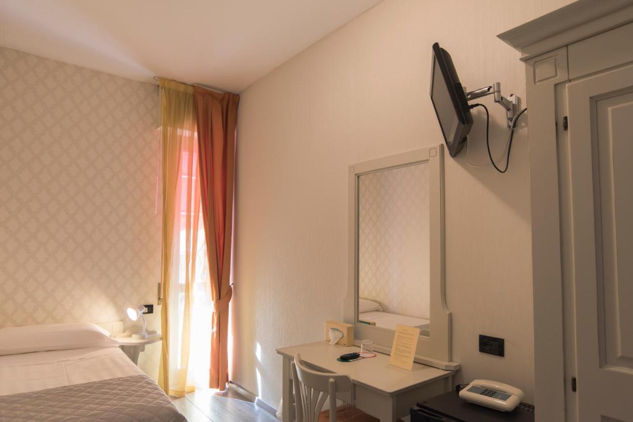 Hotel Marisa Albenga Extérieur photo